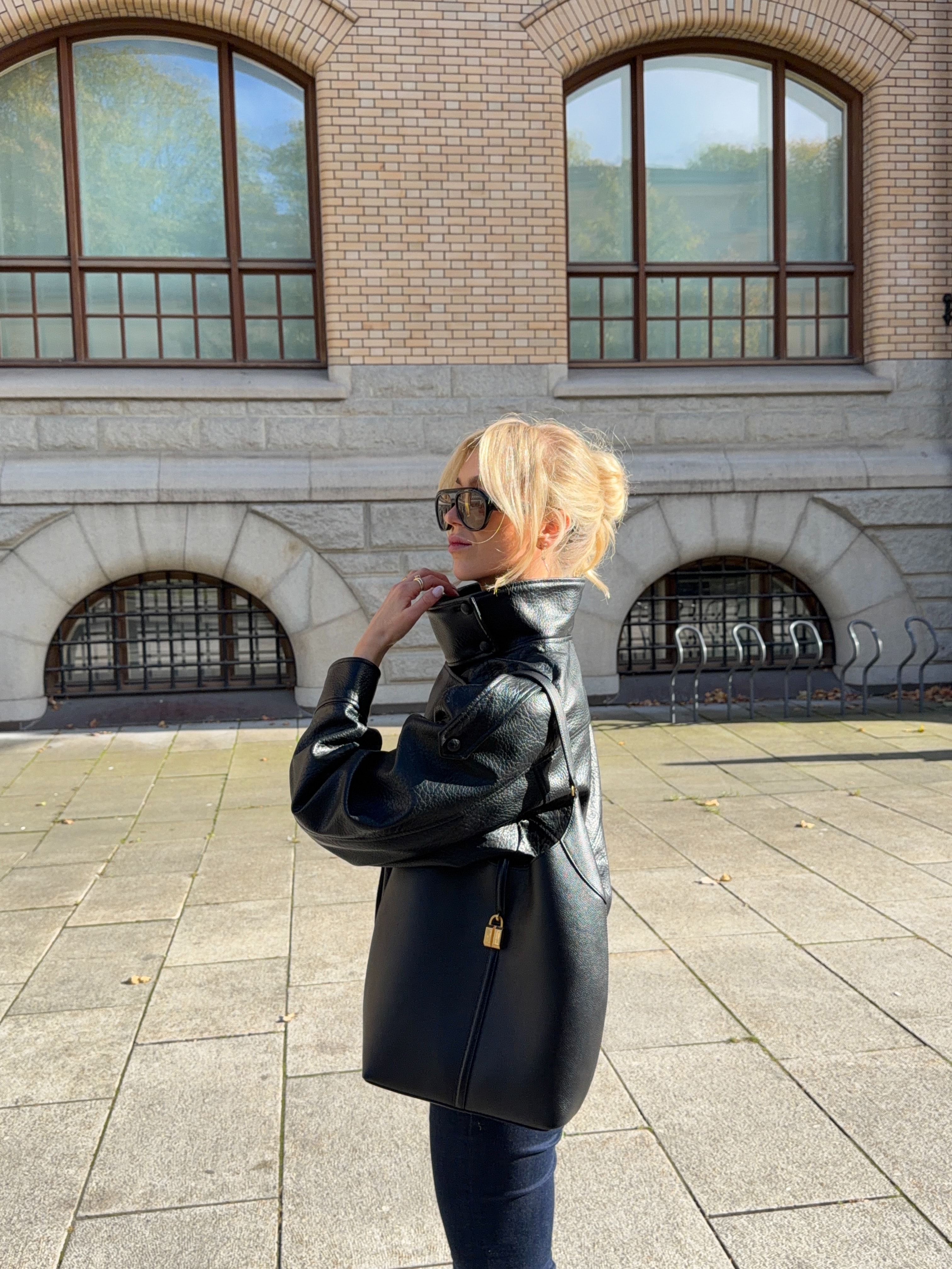 city stroll in my new bag :** <3
gifted @demellierlondon
