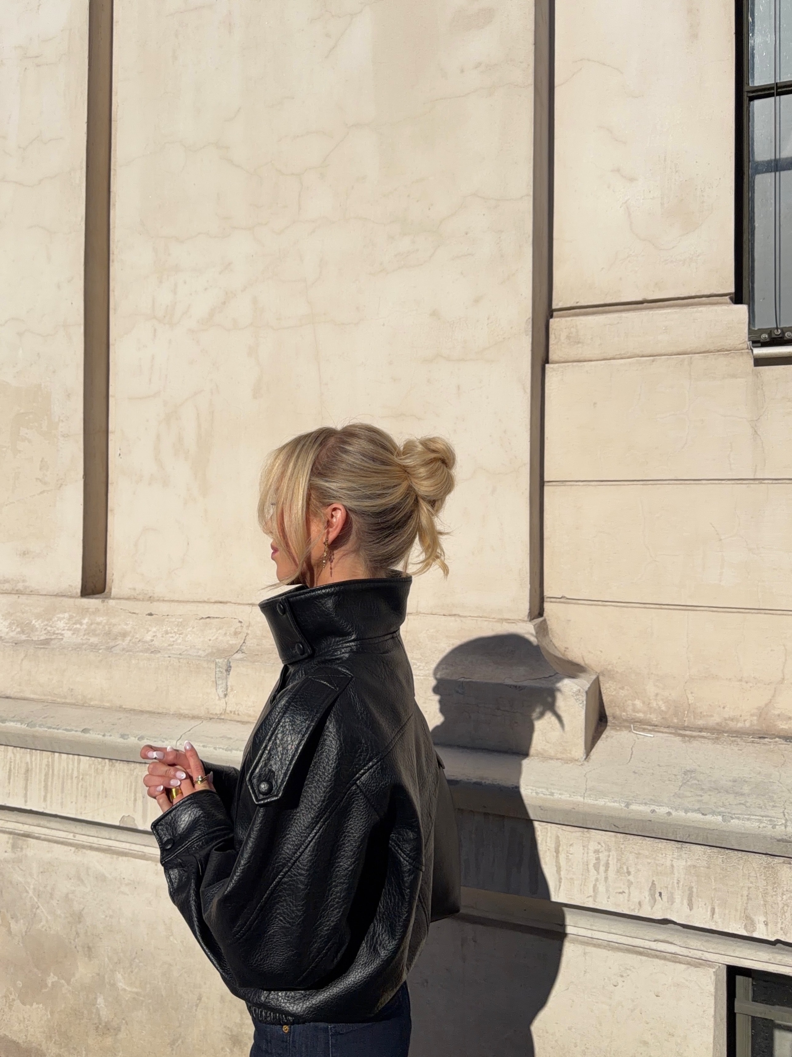 city stroll in my new bag :** <3
gifted @demellierlondon