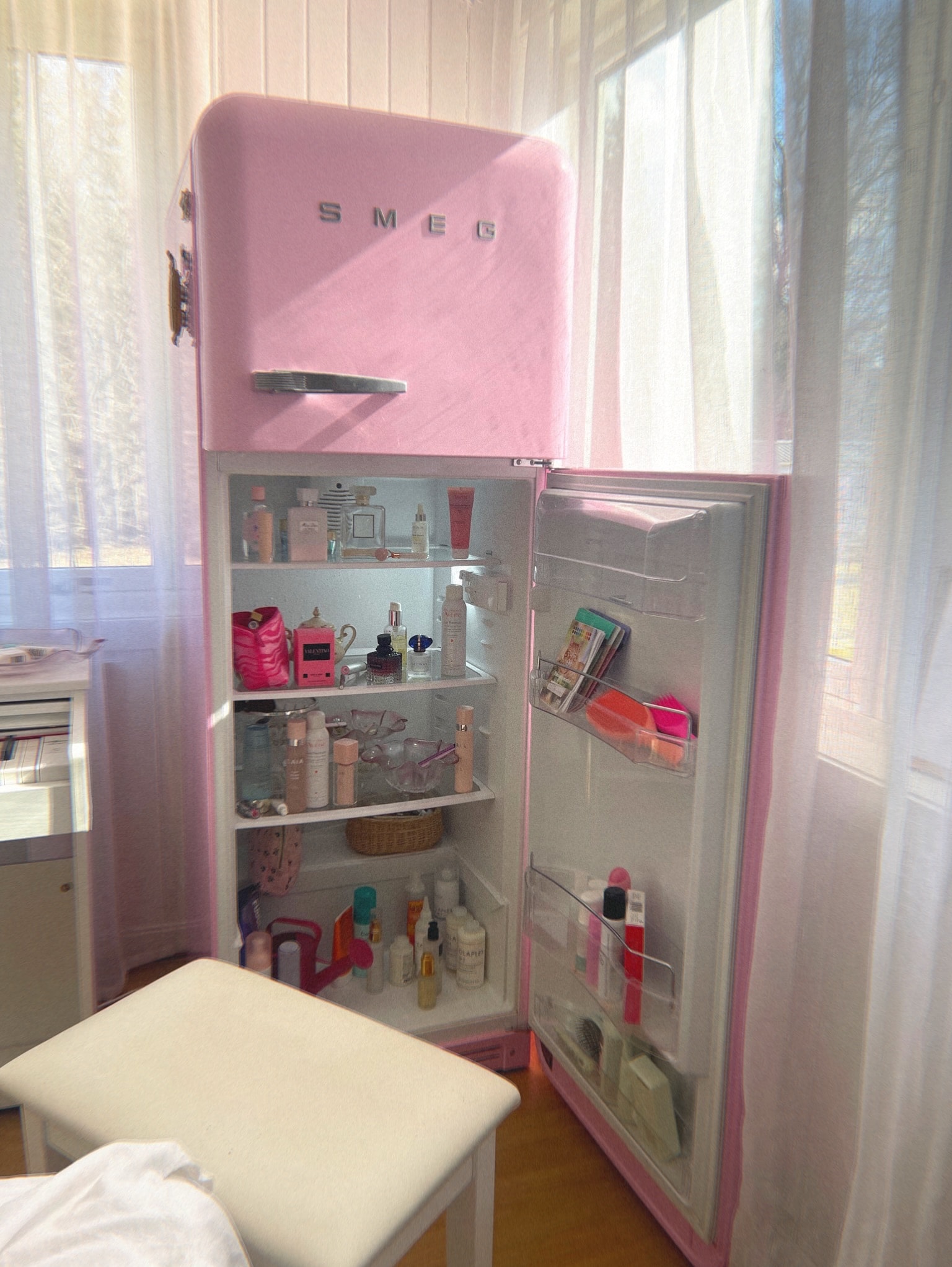 Missing my pink fridge 🦢
#skincarefridge #skincare #afrogirl
Heaven
Zen
Messig