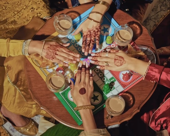 A visual story rooted in culture, nostalgia and the details that feel like home.
Producer: @ariba.m.malik
Creative dir