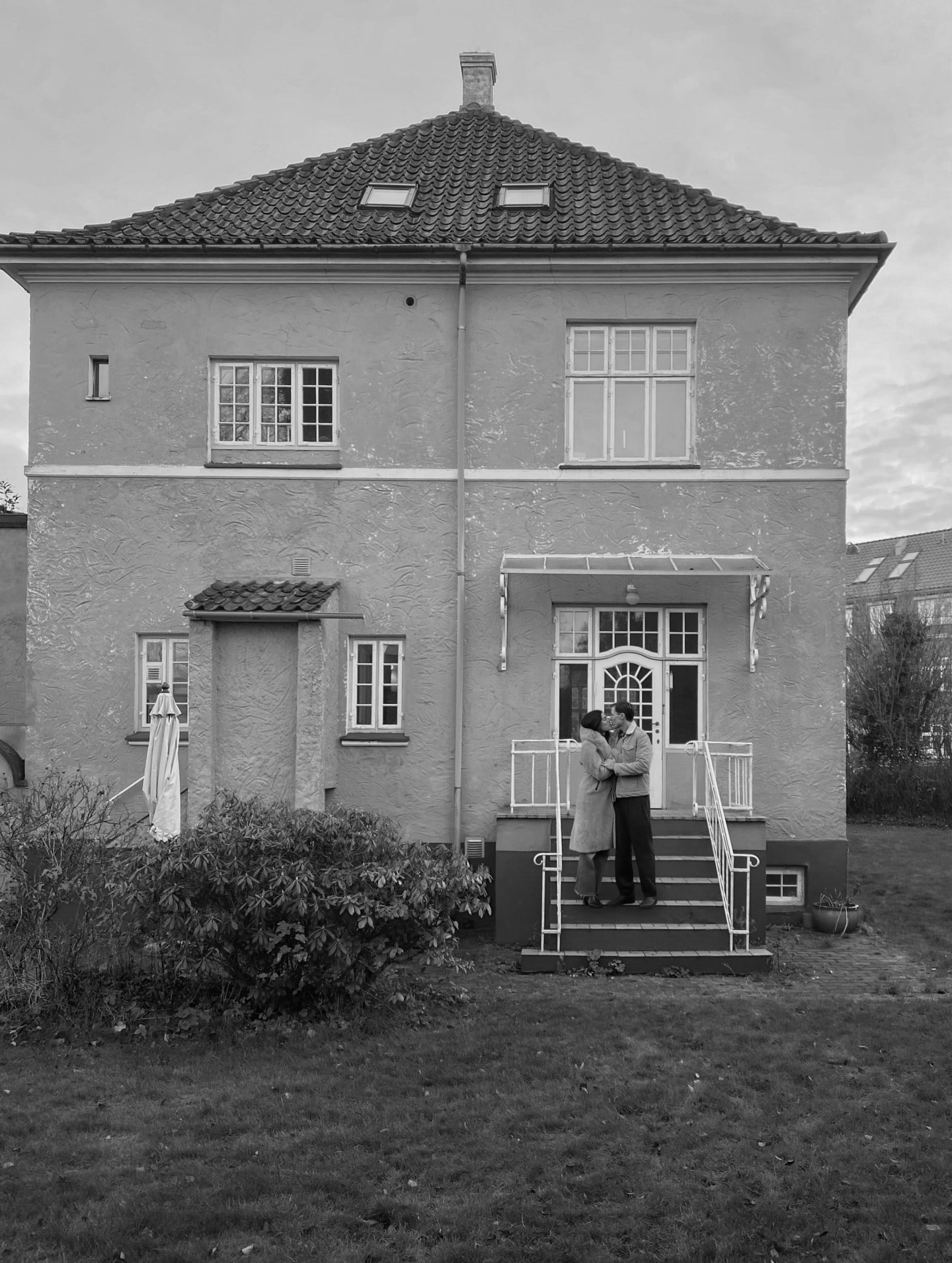 Homeowners 🥹🏡
Vi har fuldkommen forelsket os i dette lille solskinshus fra 1910 med dets originale sildebensparket og