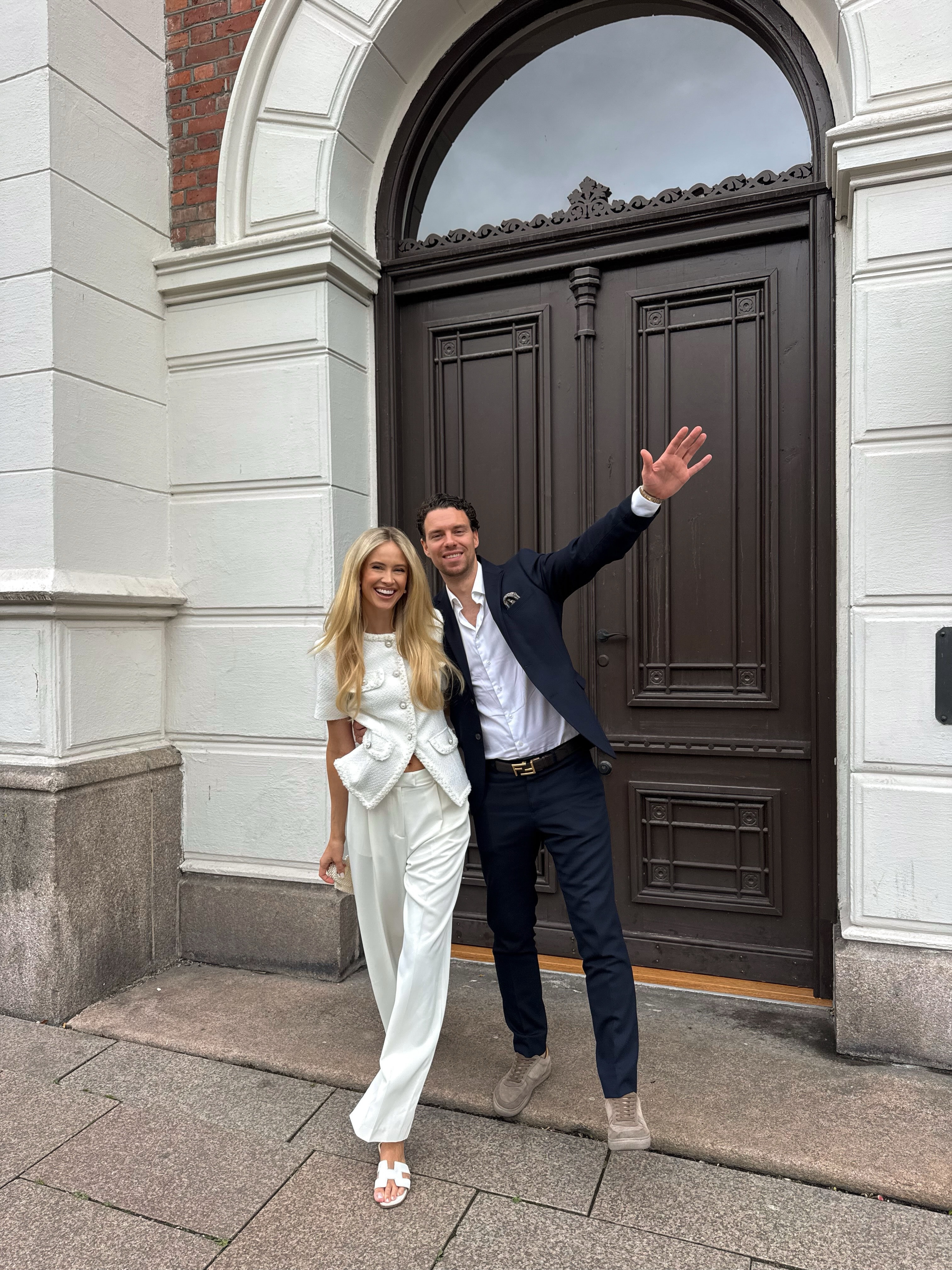En helt vanlig fredag, i all hemmelighet ..👰🏼♀️🤍
Endelig er vi GIFT på papiret! Selve bryllupet sparer vi til mini